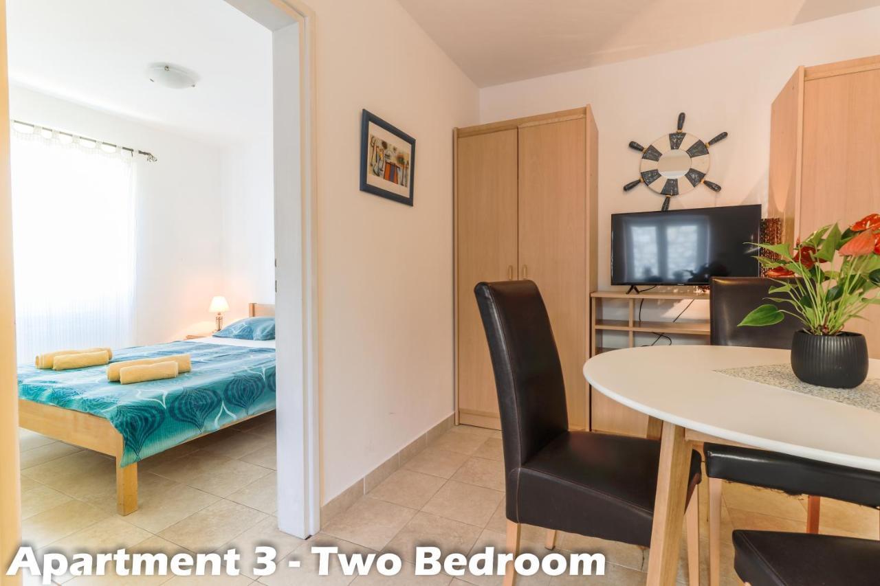 Art Apartments 브르사르 외부 사진