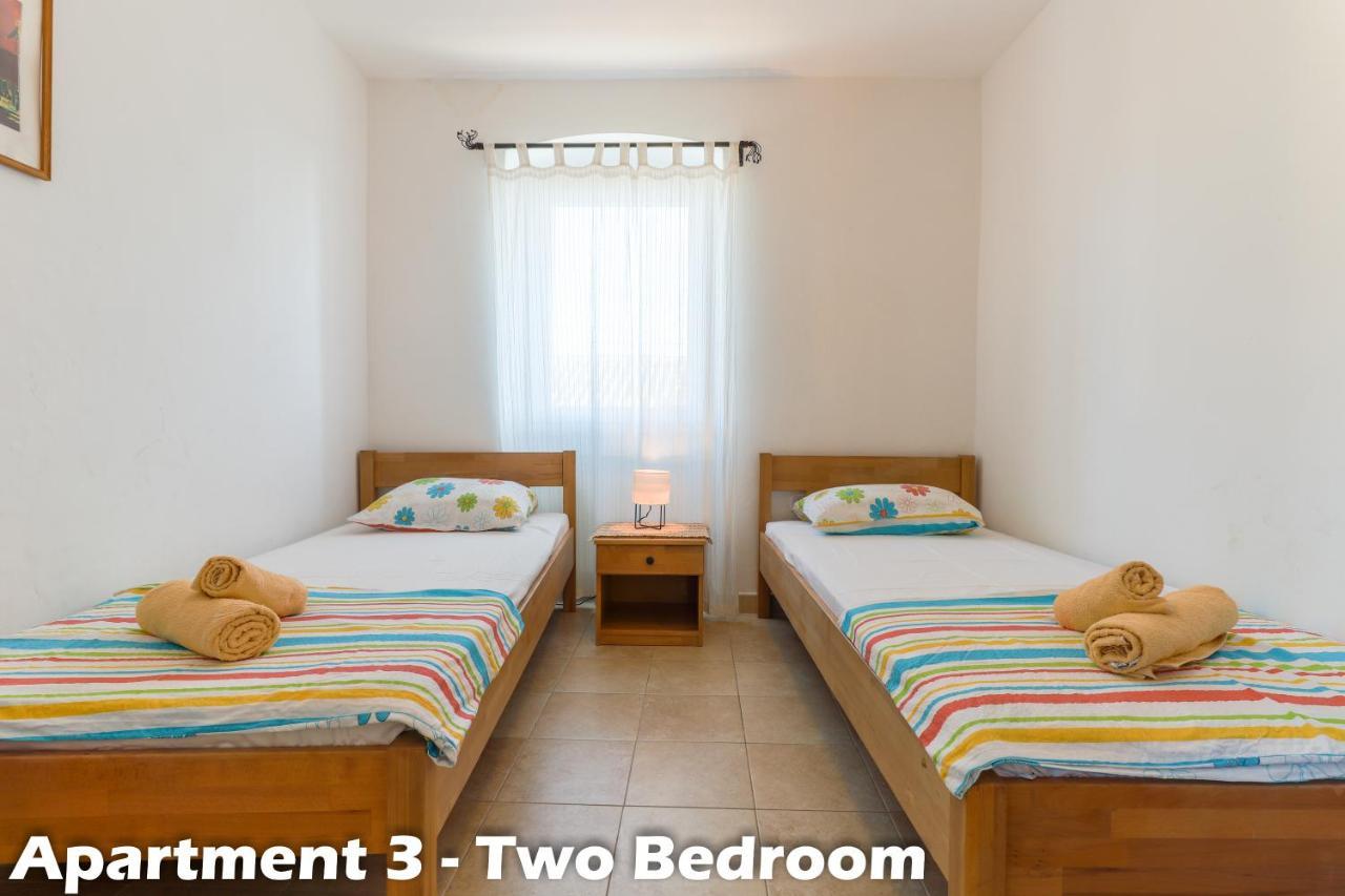 Art Apartments 브르사르 외부 사진