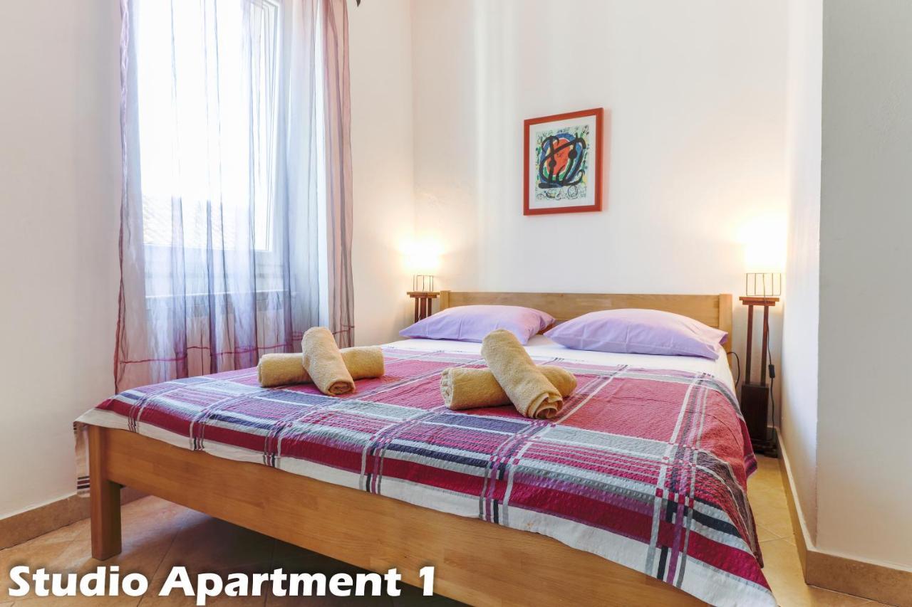Art Apartments 브르사르 외부 사진