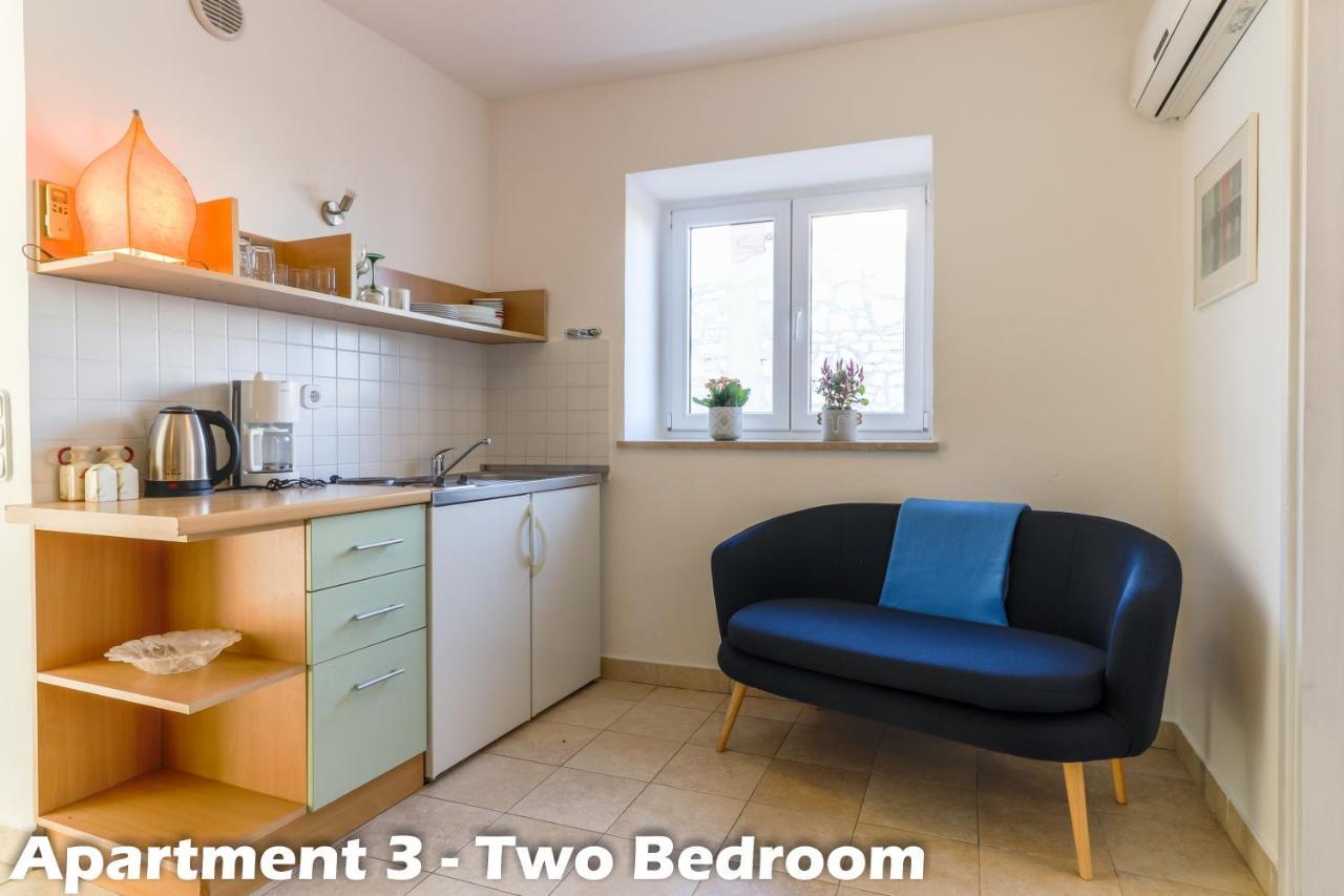 Art Apartments 브르사르 외부 사진